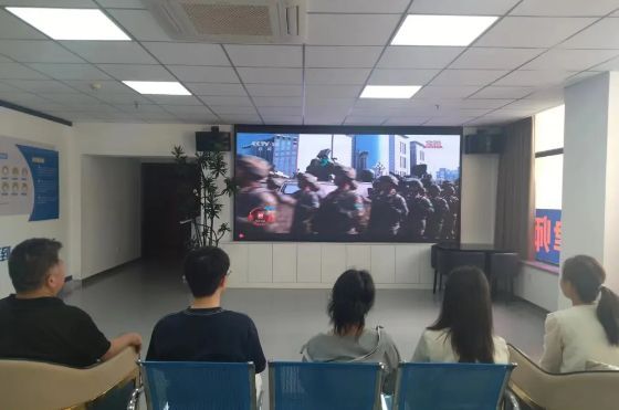 山西均鑫律師事務所共聚大屏，見證2025閱兵盛典